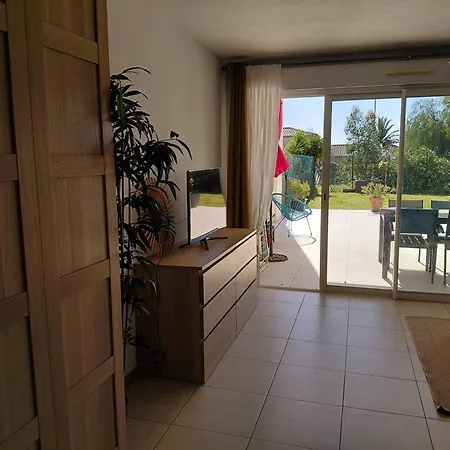 Avec Jardin Et Parking Privé à - Fr-1-770-61 La Ciotat